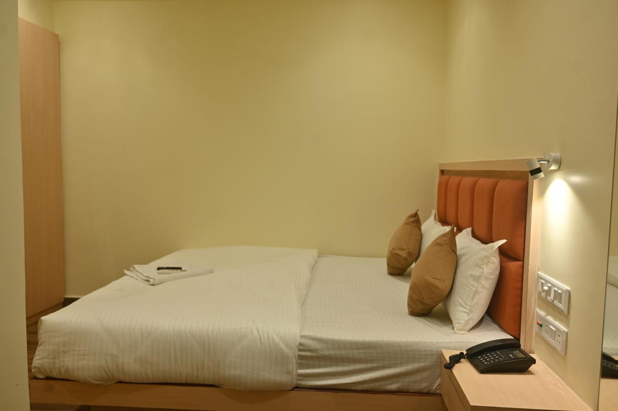 Hotel Golden Square - Kolkata Airport Extérieur photo