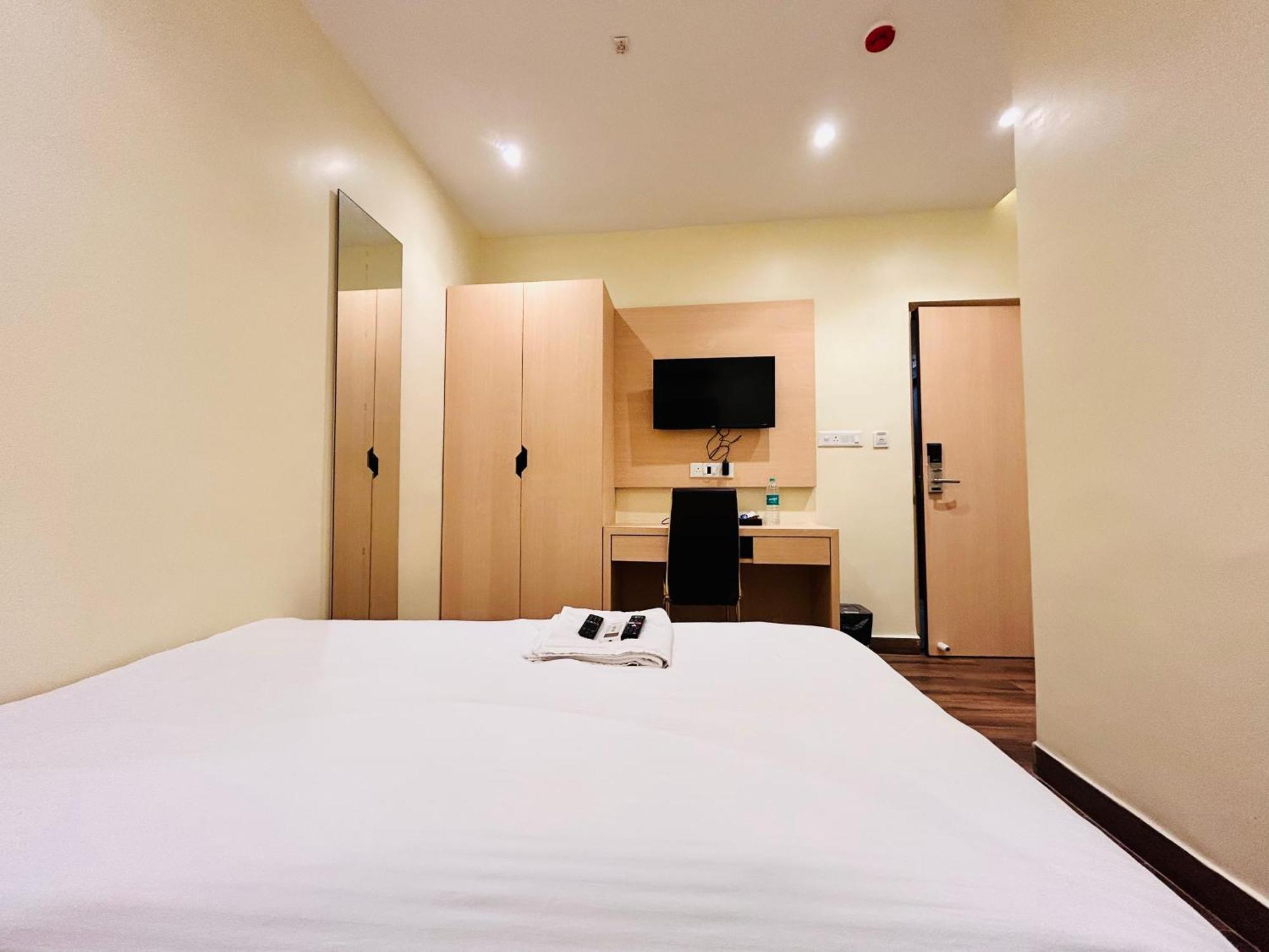 Hotel Golden Square - Kolkata Airport Extérieur photo