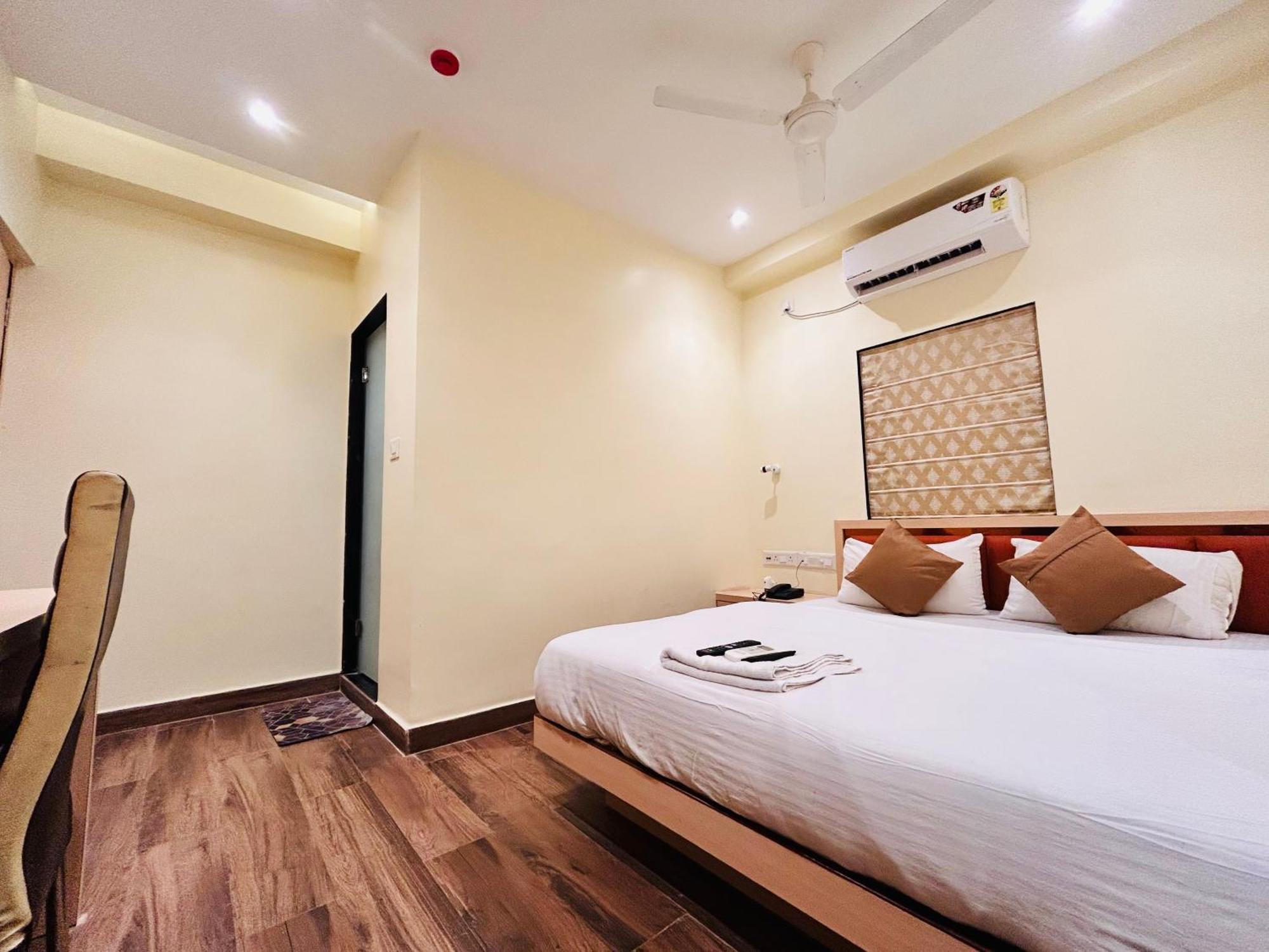Hotel Golden Square - Kolkata Airport Extérieur photo