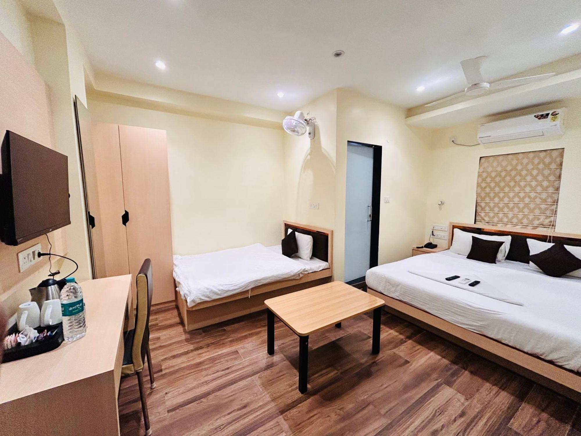 Hotel Golden Square - Kolkata Airport Extérieur photo